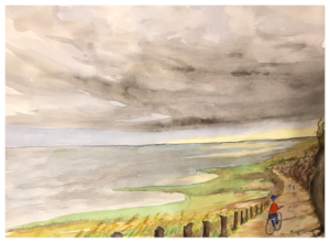 Aquarell eines stürmischen Tages an der Nordsee. Man sieht das Meer, den mit grauen Wolken bedeckten Himmel und einen Weg, der am Deich entlang führt und auf dem ein Fahrradfahrer fährt.